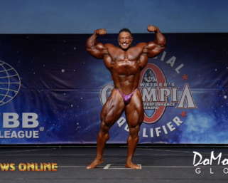 Roelly Winklaar Posing at 2019 IFBB Yamamoto Cup Pro Finals