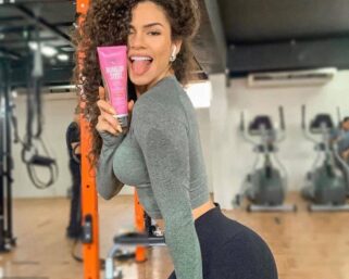 Do you Battle Cellulite & Stretch Marks???‍♀️ Then be sure to Apply @steelfitusa Buns of Steel®️